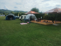 Autokemp Jazero L.A Stanové miesto s grilom