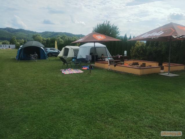 Autokemp Jazero L.A Stanové miesto s grilom