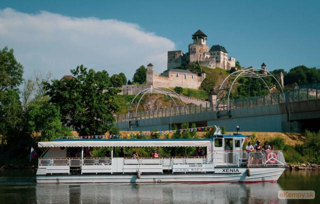 Autocamping Trenčín na Ostrove Vyhliadkové plavby Trenčín